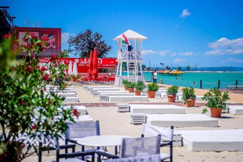 Levi'S Wellness Apartman Siófok Esterno foto